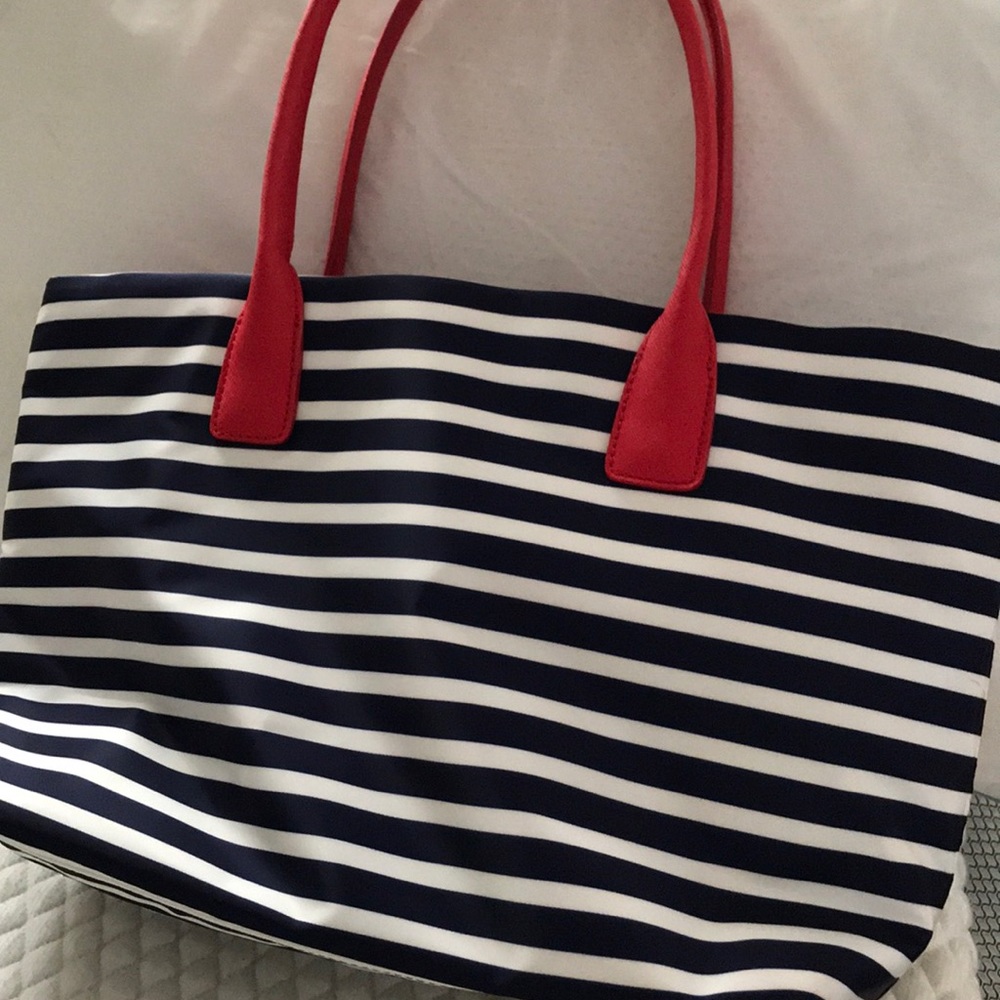 Never used Kate Spade bag in perfect condition. - Picture 3 of 3